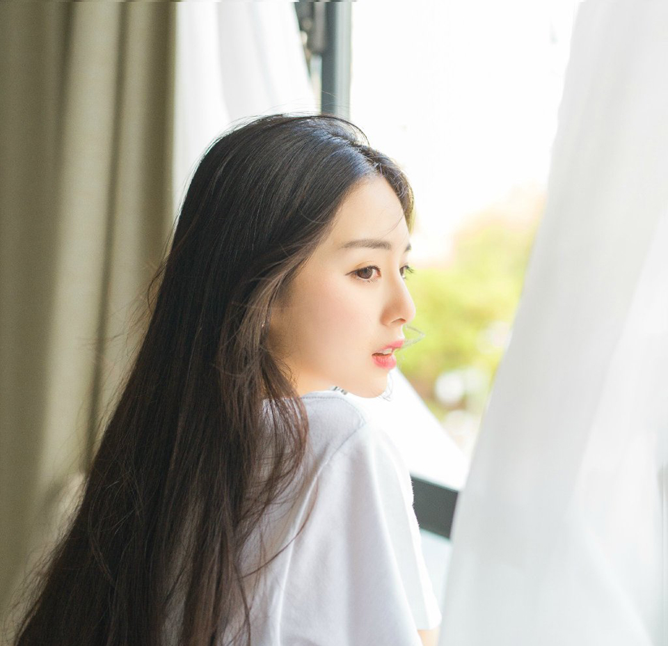 这世上没有谁比谁活的容易，只是有人在呼天喊地，有人在静默坚守。